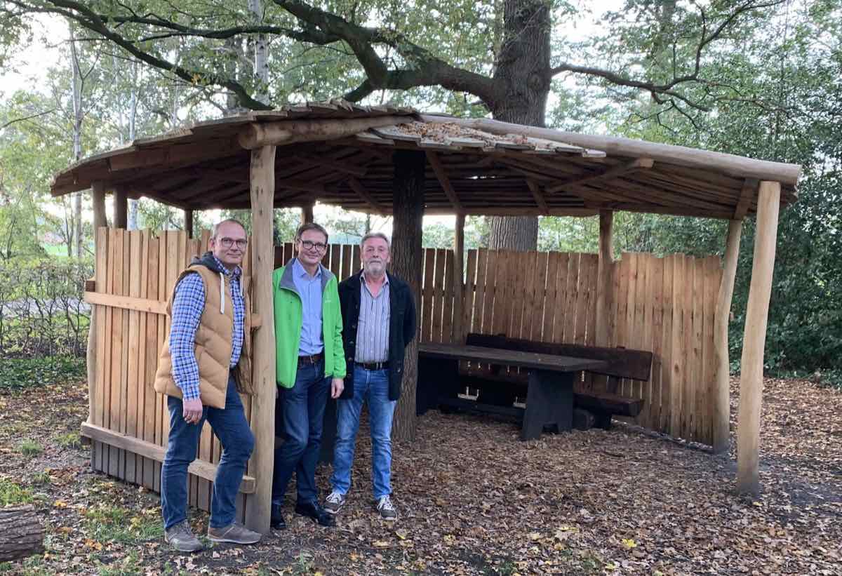 Die Schutzhütte aus Holz